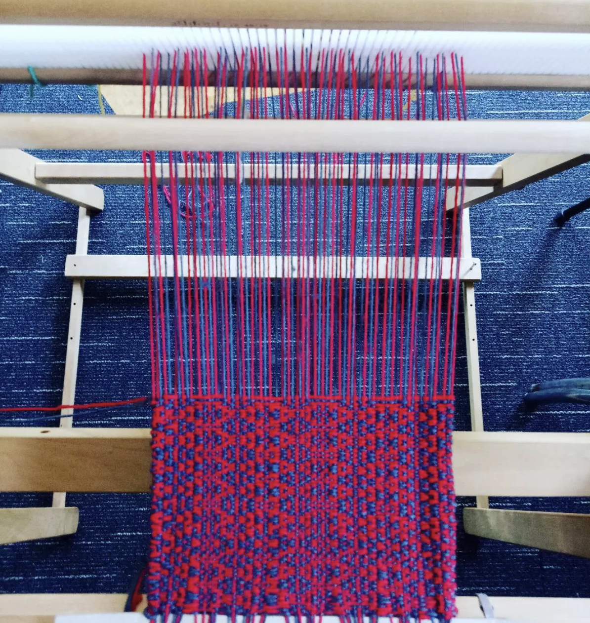 Simple and Complex Patterns on the rigid heddle loom